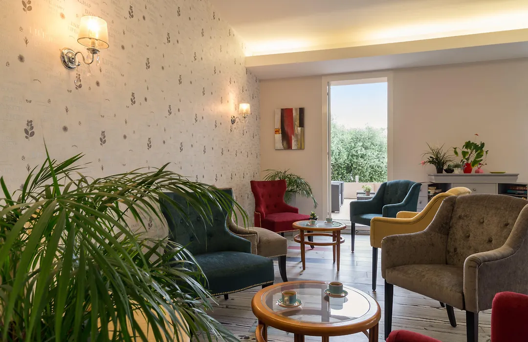 The Originals City, Hotel Frisia, Beaulieu-Sur-Mer-1