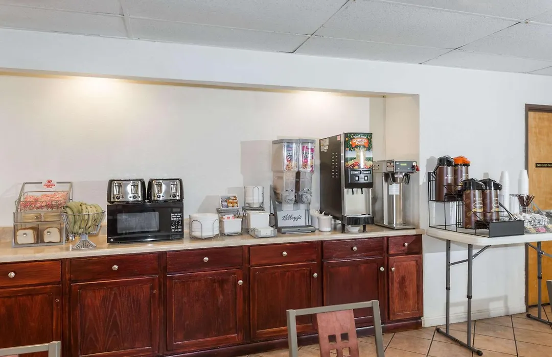 Super 8 By Wyndham Pompano Beach-1