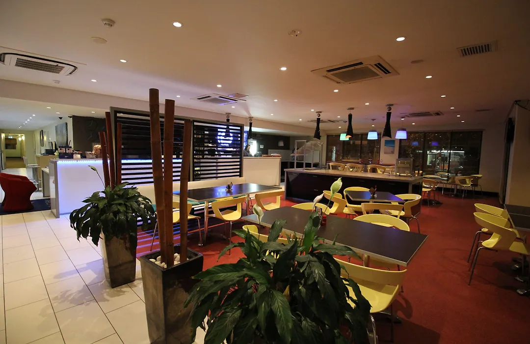 Ibis Newcastle-1