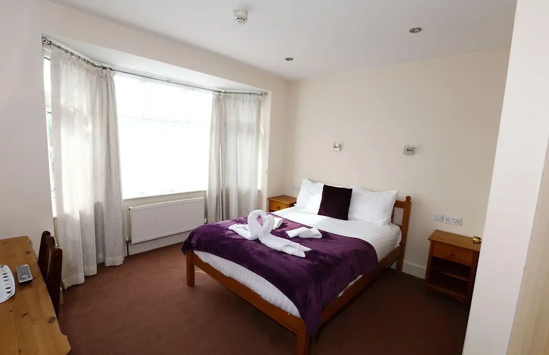 Aylesbray Lodge-1
