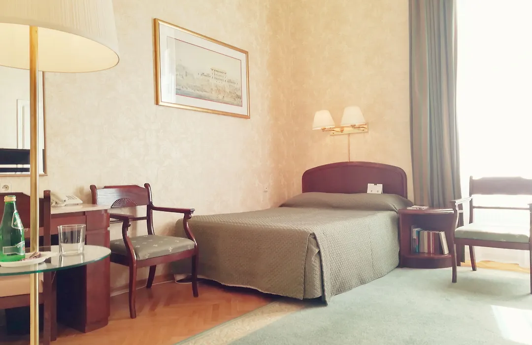 Grand Hotel-1