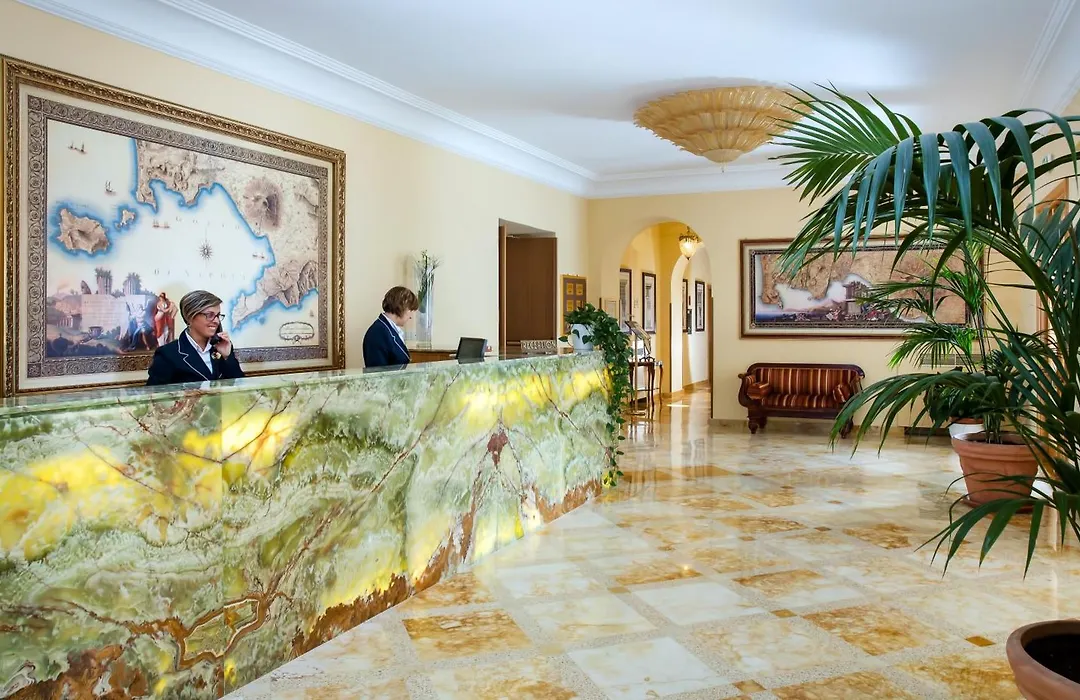 Grand Hotel Due Golfi-1