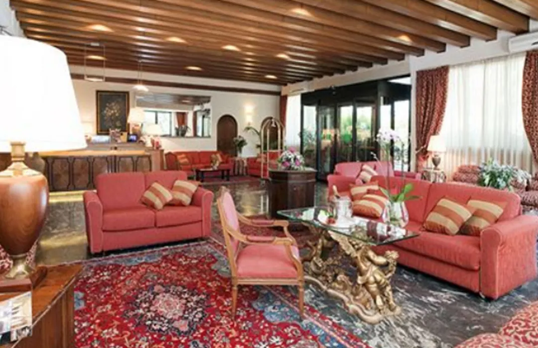 Pinewood Hotel Rome-1