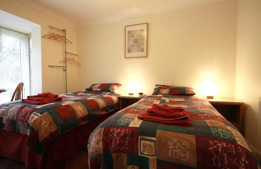 Abacus Bed And Breakfast, Blackwater, Hampshire-1