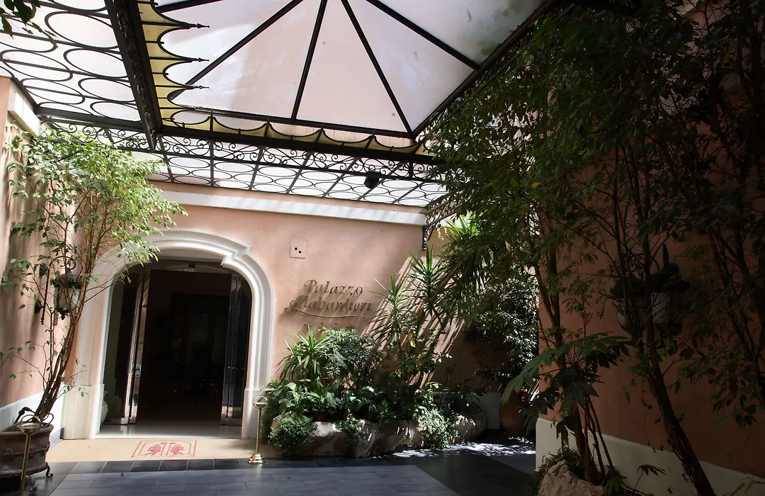 Palazzo Alabardieri-1