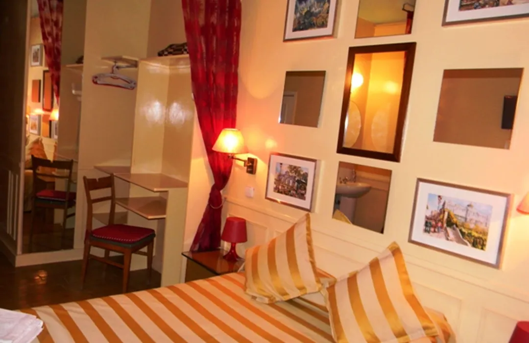 Hostal La Fontana-1