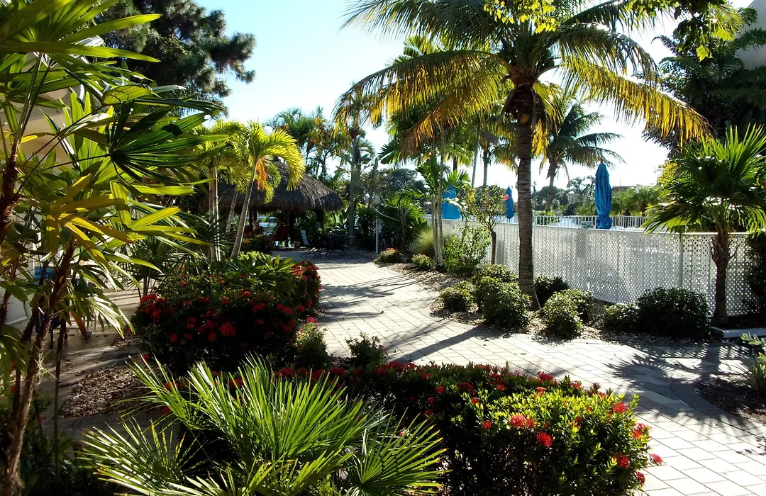 Marco Island Lakeside Inn-1