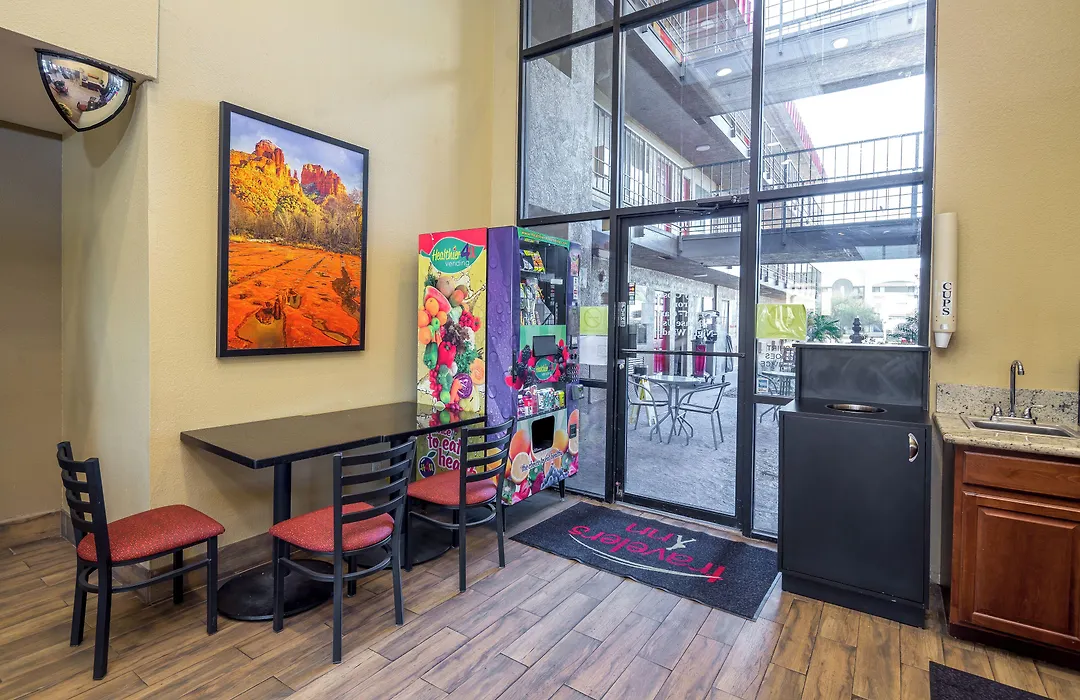 Travelers Inn - Phoenix-1