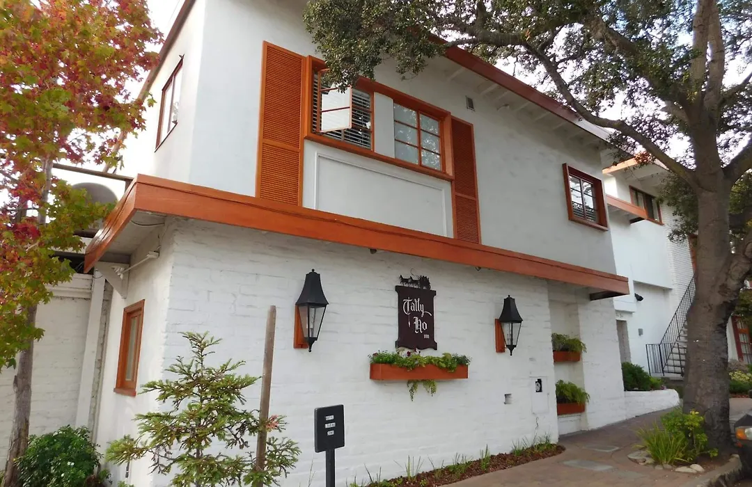 Tally Ho Inn-1