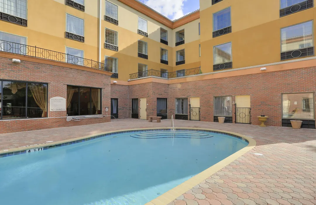 Country Inn & Suites By Radisson, Rj Stadium - Tampa Airport East-1