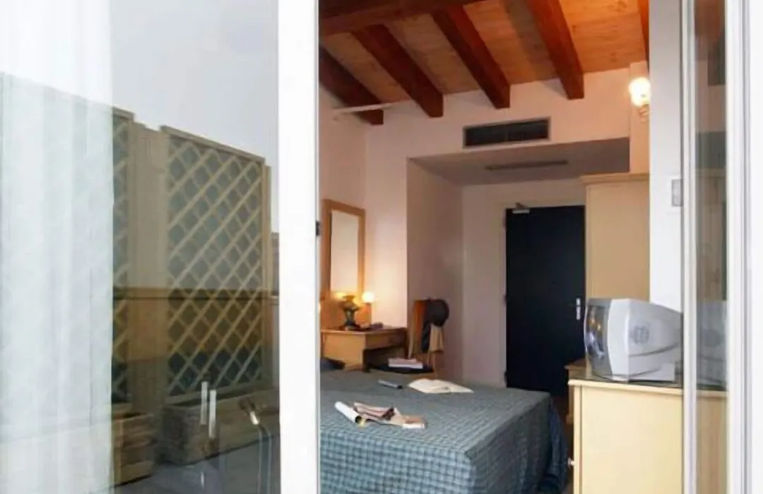Hotel Mary-1