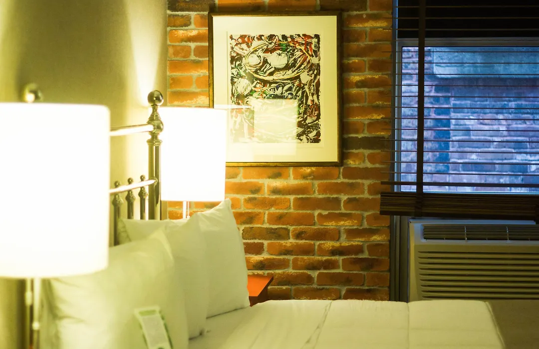 Hotel Champlain-1