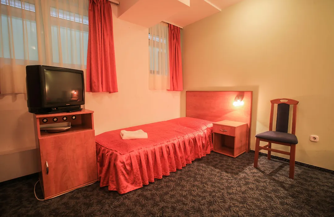Easy Star Hotel-1