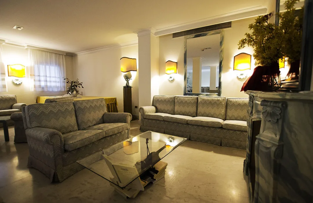 Hotel Diana-1