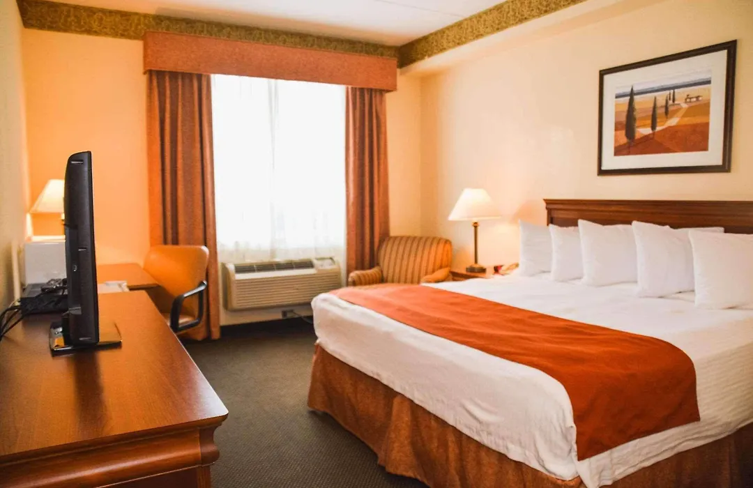 Country Inn & Suites By Radisson, London South, On-1