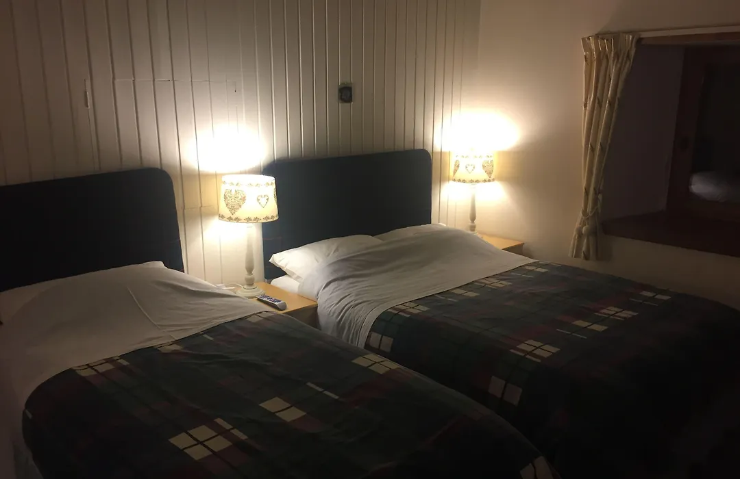 Hillview Cottage-1