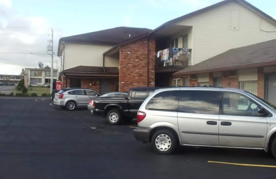 Caravan Inn-1