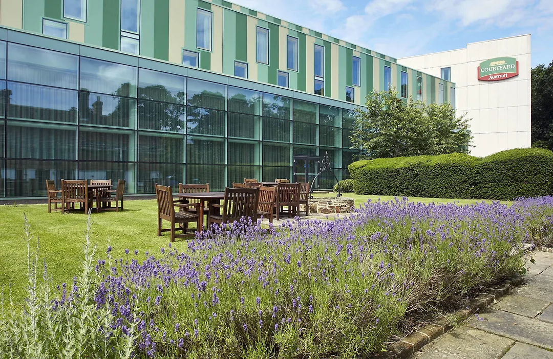 Courtyard By Marriott London Gatwick Airport-1