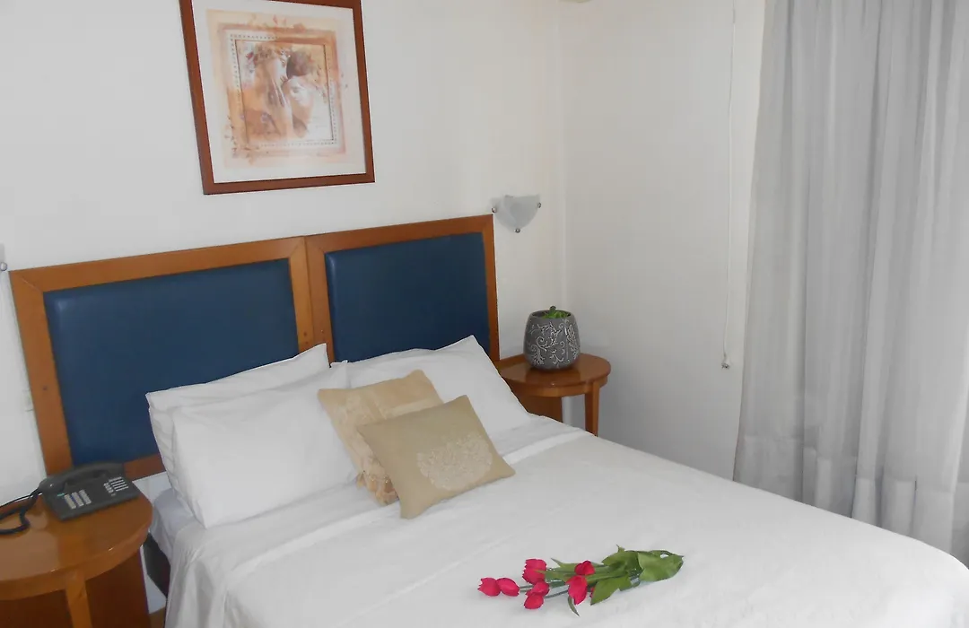 Adams Hotel-1
