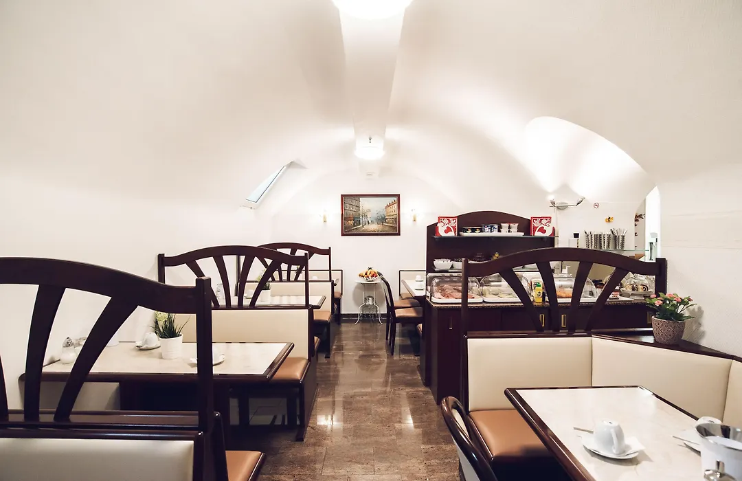 Hotel Domblick Garni-1