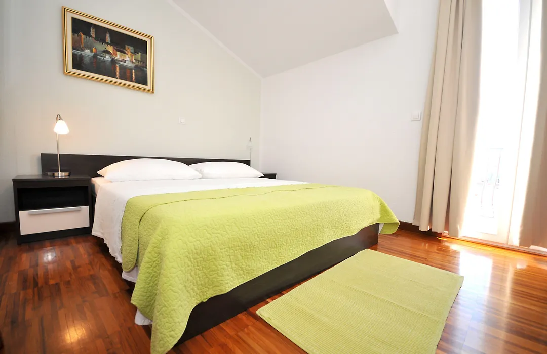 Apartments & Rooms Villa Maslina-1
