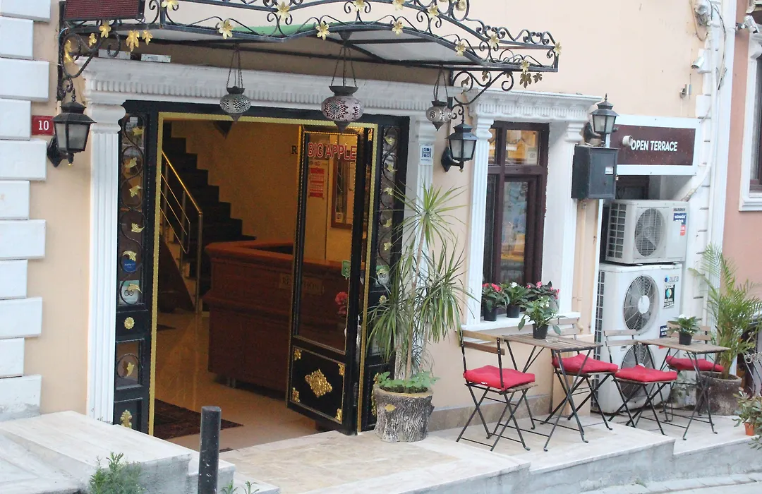 Apple Hostel-1