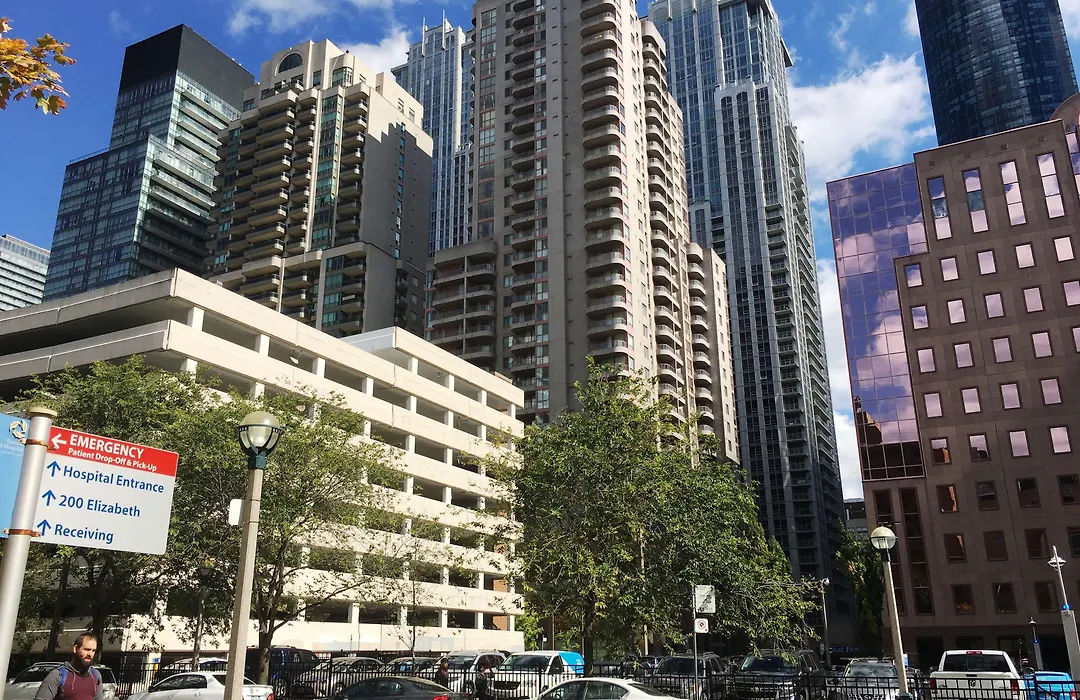 Canada Suites On Bay, Established 1998-1