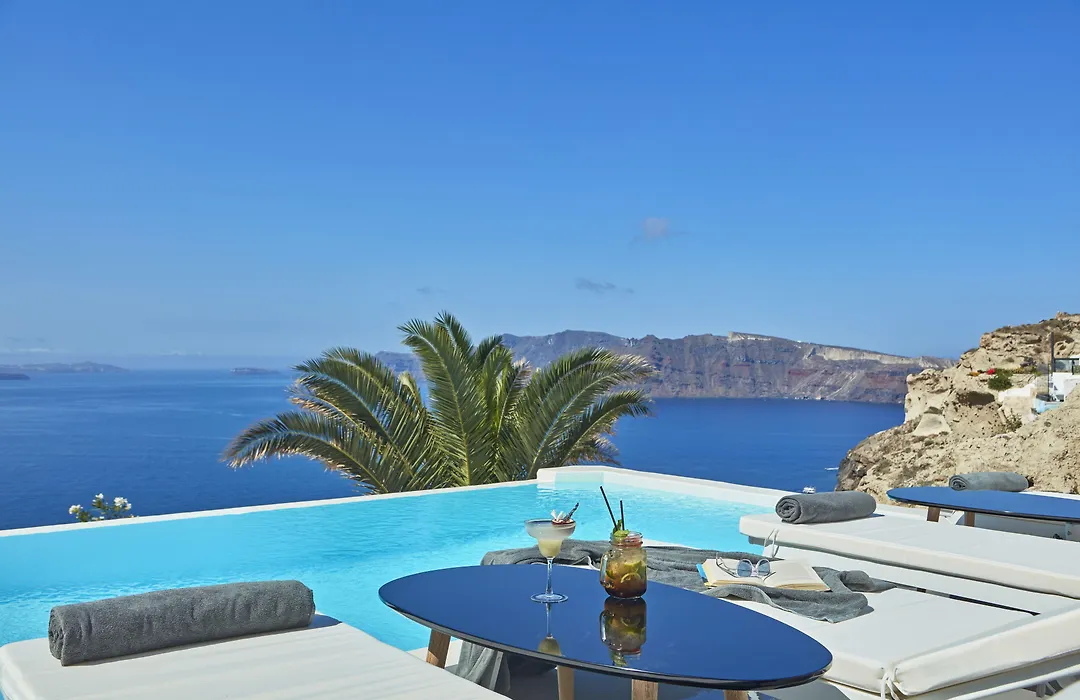 Villaki Oia-1