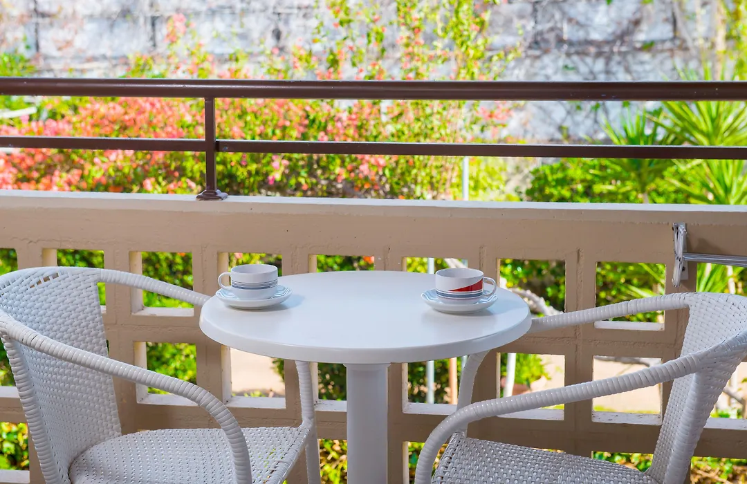 Primavera Beach Hotel Studios & Apartments-1