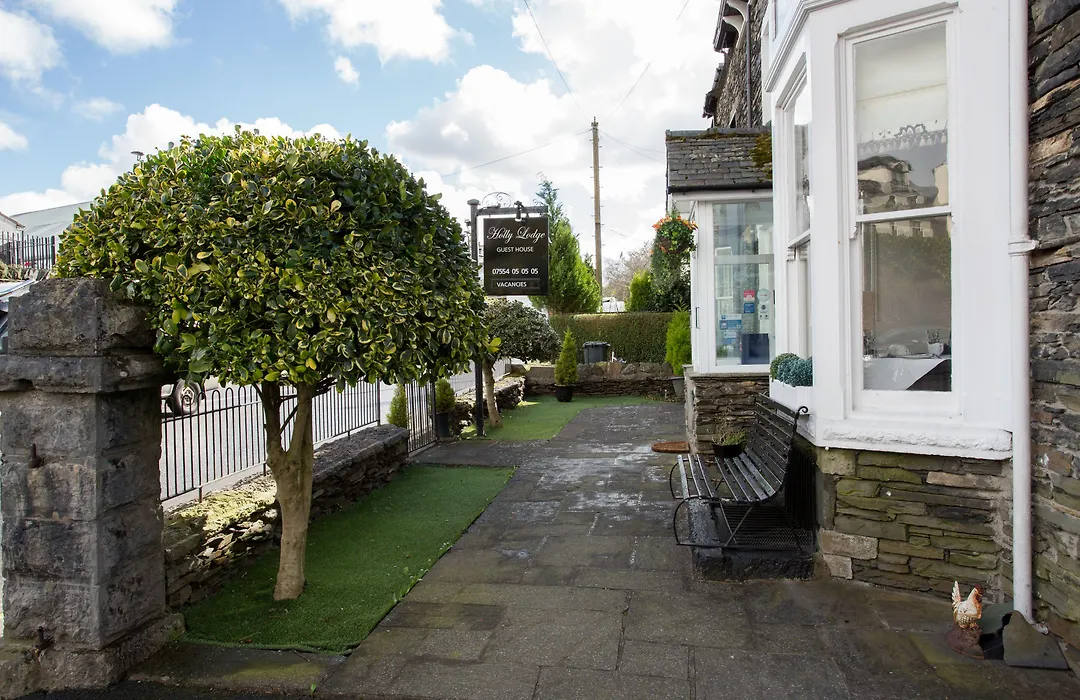 Holly Lodge Guest House With Free Off Site Health Club-1