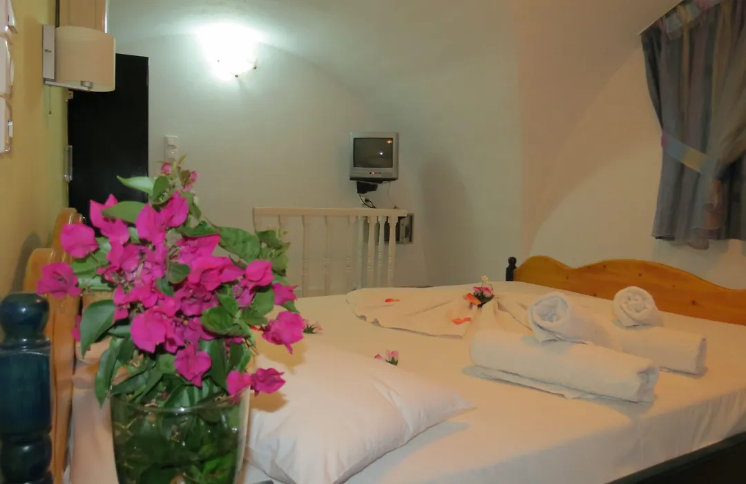 Honeymoon Beach Studios-1