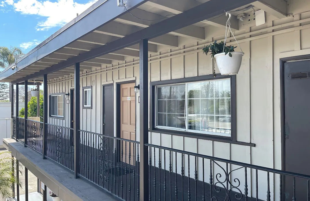 Bayshore Inn Ventura-1