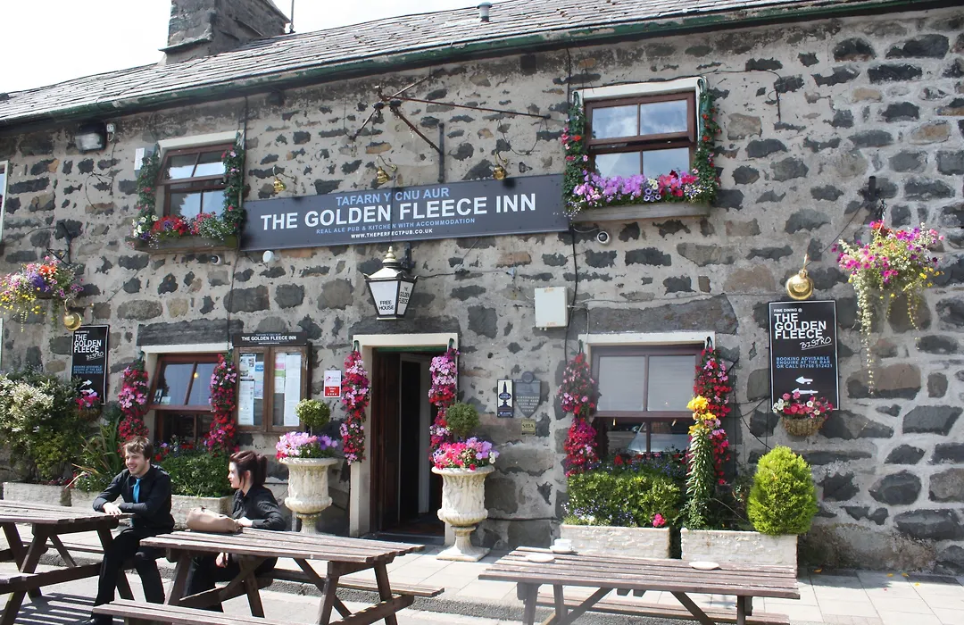 The Golden Fleece Inn-1