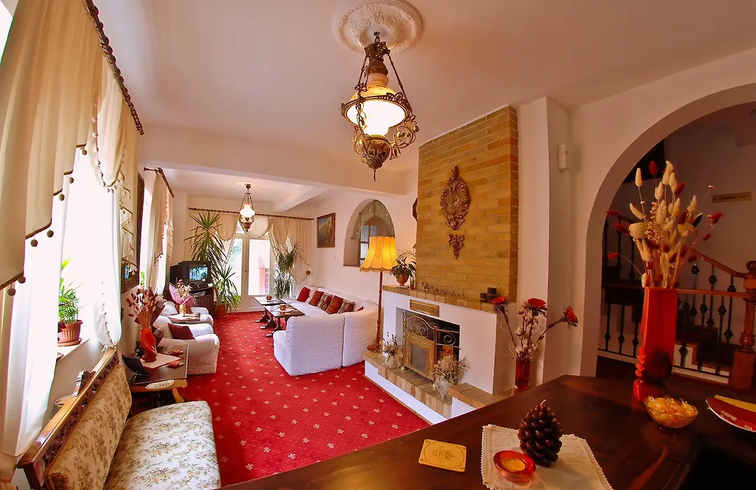 Villa-Hotel Escala-1