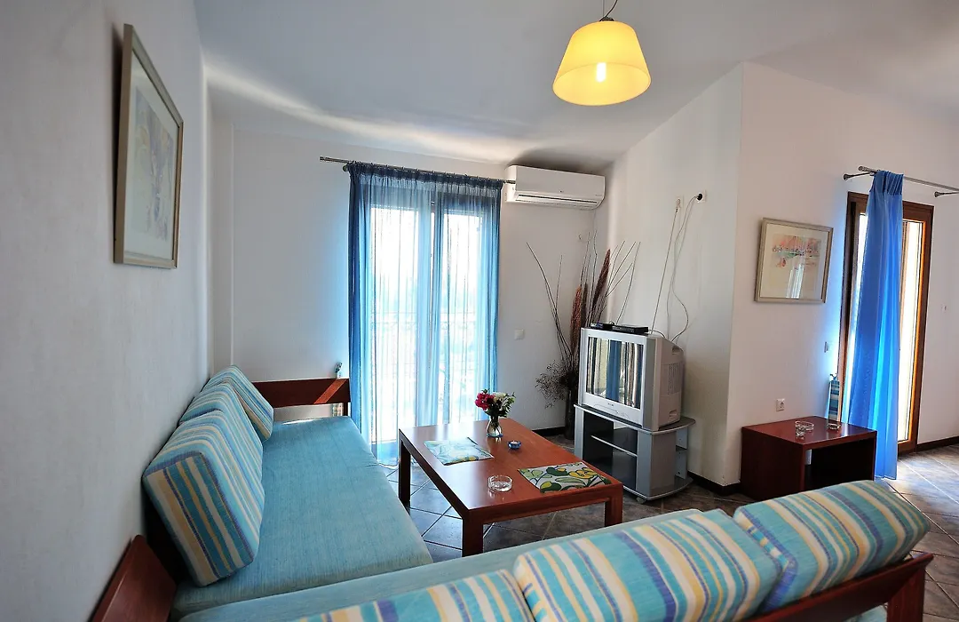 Eye Q Resort Seaview-1