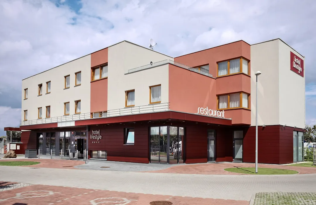 Hotel Lifestyle-1