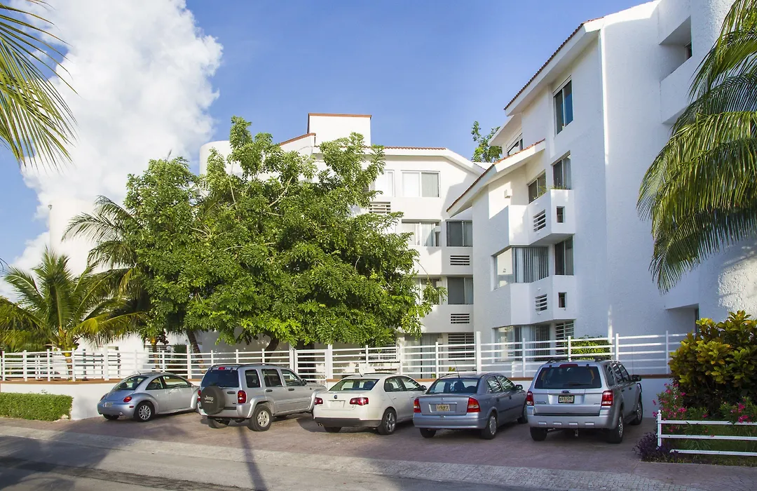 Las Gaviotas Hotel & Suites-1