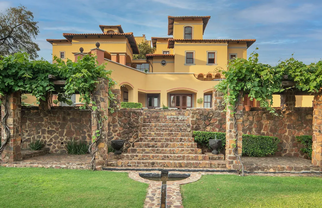 Castello Di Monte-1