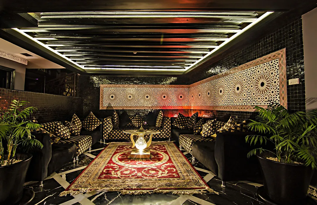 Palais Ommeyad Jacuzzi Suites & Spa-1
