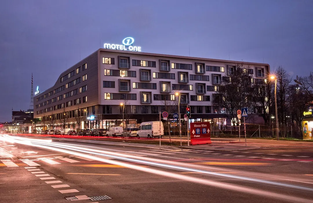 Motel One Wien-Prater-1