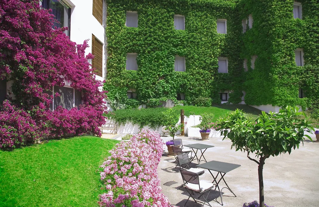 Hotel Emilia-1