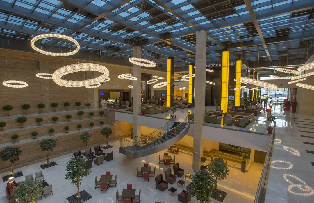 Crowne Plaza Riyadh - Rdc Hotel & Convention By Ihg-1