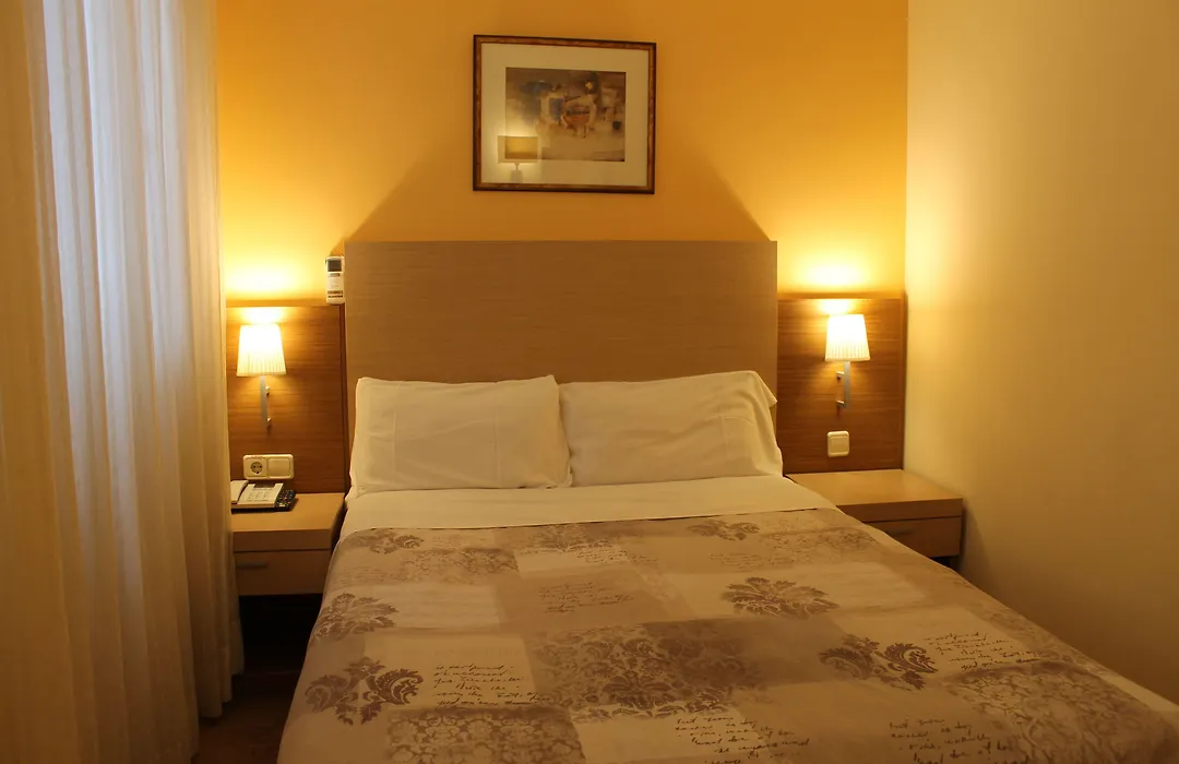 Hotel Mirador Puerta Del Sol-1