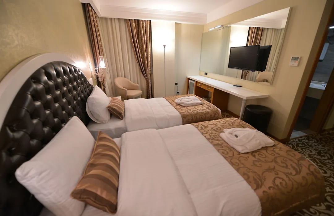Golden Deluxe Hotel-1