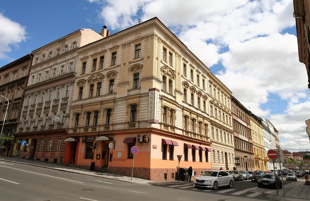 Anette Hotel-1