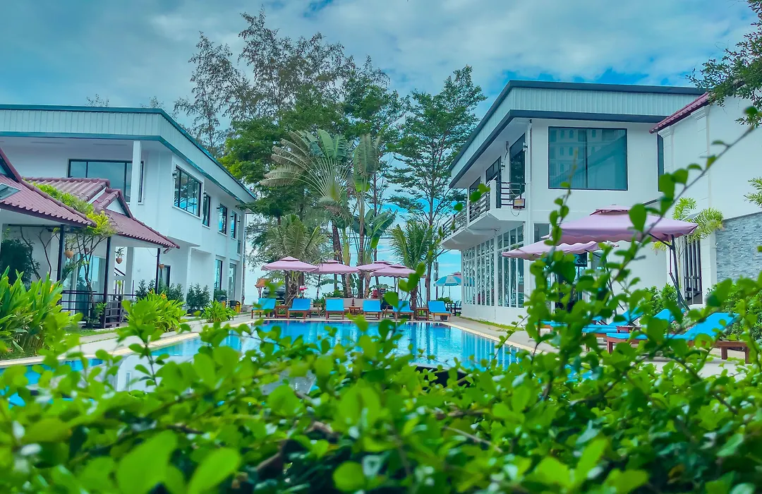 Sea Breeze Resort-1