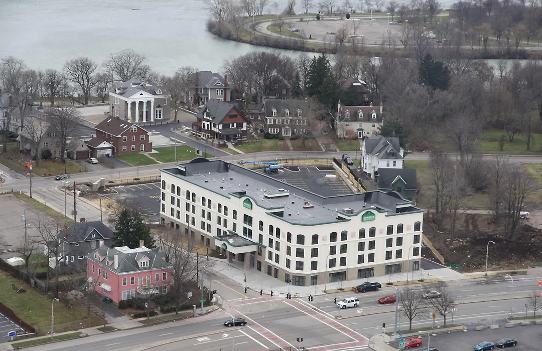 Wingate By Wyndham Niagara Falls-1
