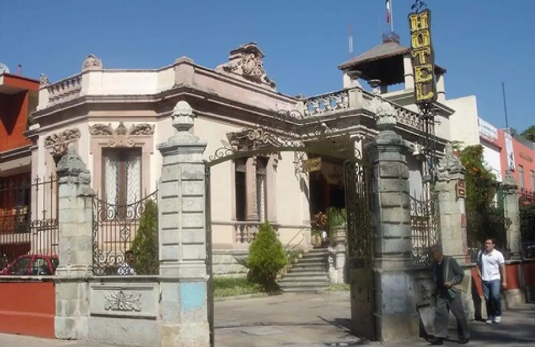 Hotel La Casona Del Llano-1
