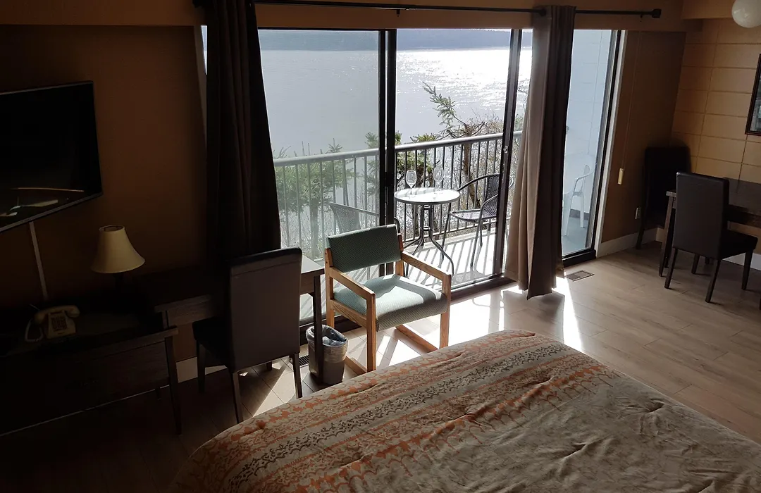 Above Tide Motel-1