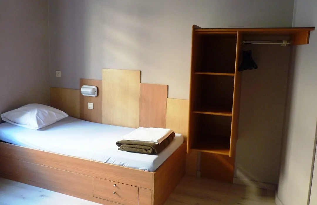 Sleep Well Youth Hostel-1